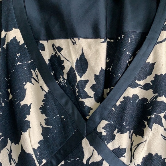 J.Crew V-neck Linen Floral Dress - Picture 4 of 5